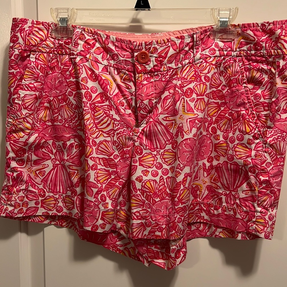 Women’s floral beachy callahan shorts chum bucket shell sand dollar